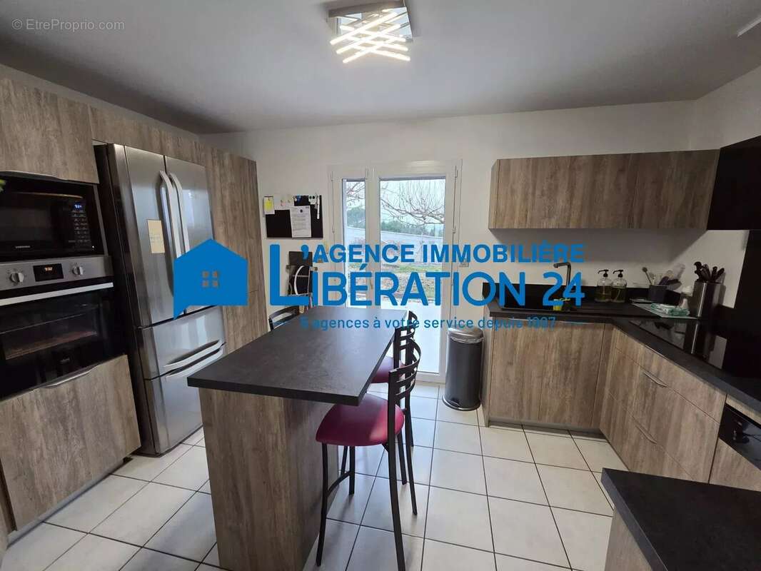 Maison à CHATEAUNEUF