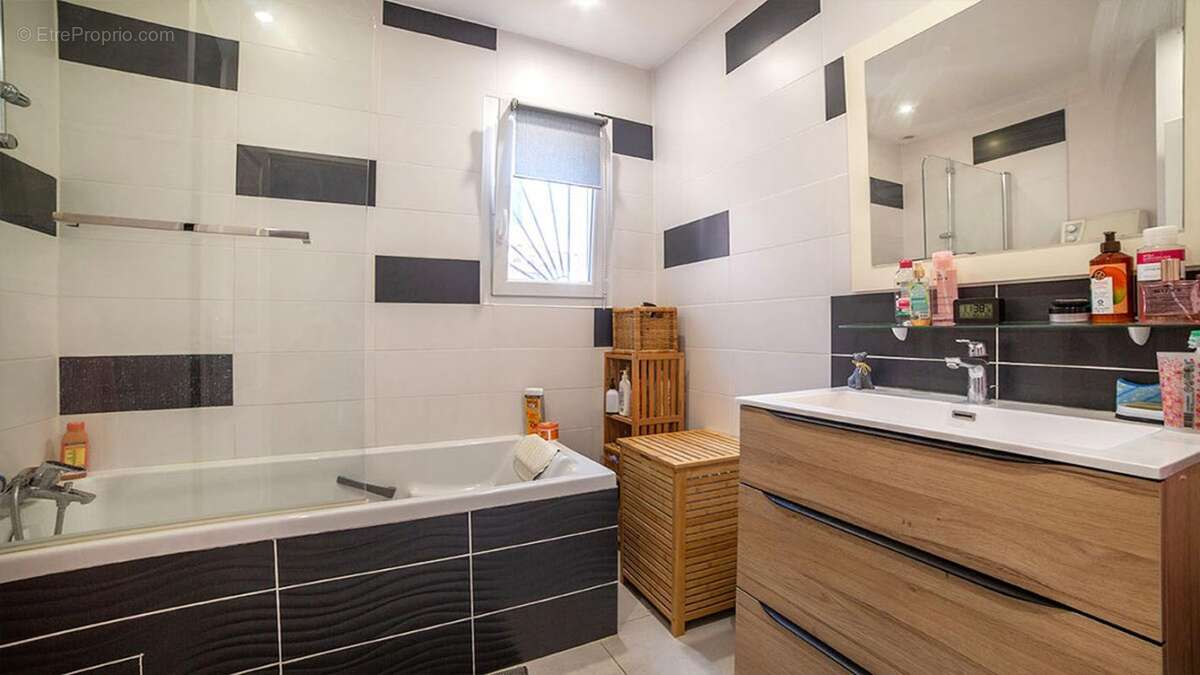 Maison à LES MATELLES