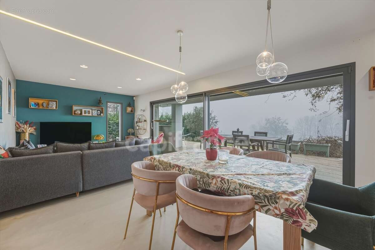 Maison à vendre 7 pièces CROZET (01) - photo 24