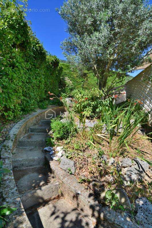 COUP DE COEUR : Maison avec vue panoramique sur les montagnes - 107 m² - 3 chambres - Garage - Jardin - Notre-Dame-de-Mésage - photo 2