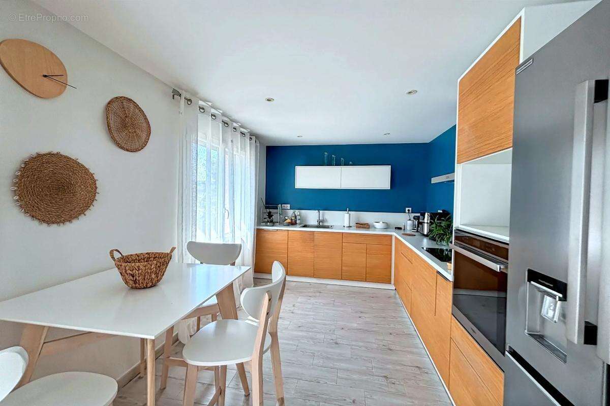 Maison 270 m² à Theziers  - photo 4