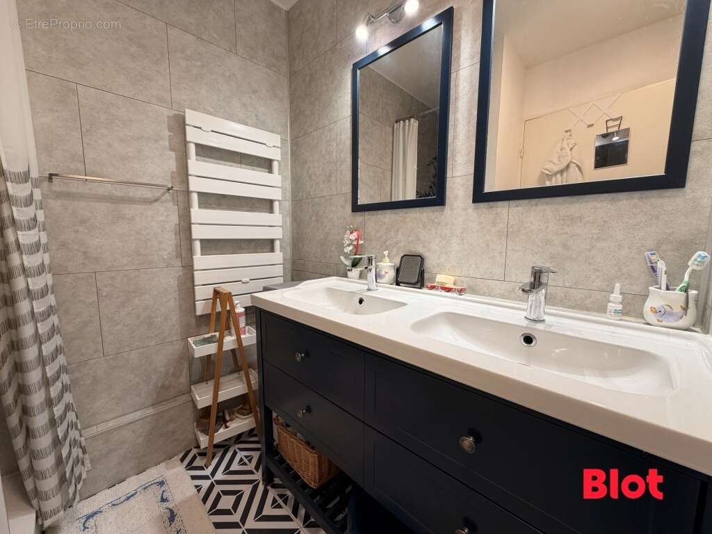 Appartement à LE RHEU