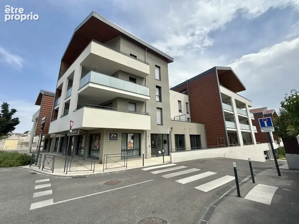 Appartement T3 récent avec deux balcons, garage et ascenseur - photo 6