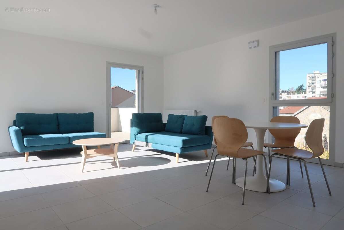 Appartement à SAINT-ETIENNE