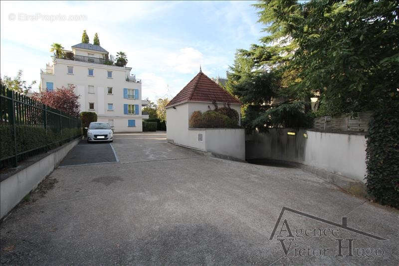 Parking à RUEIL-MALMAISON