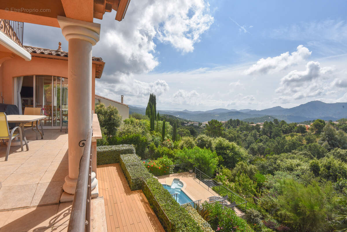 Maison à LES ADRETS-DE-L'ESTEREL