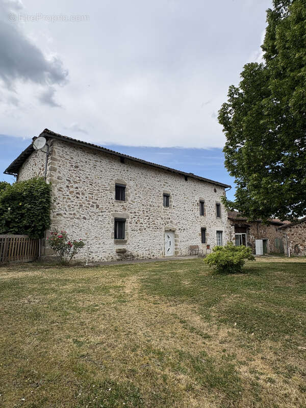 Maison à CHABRAC