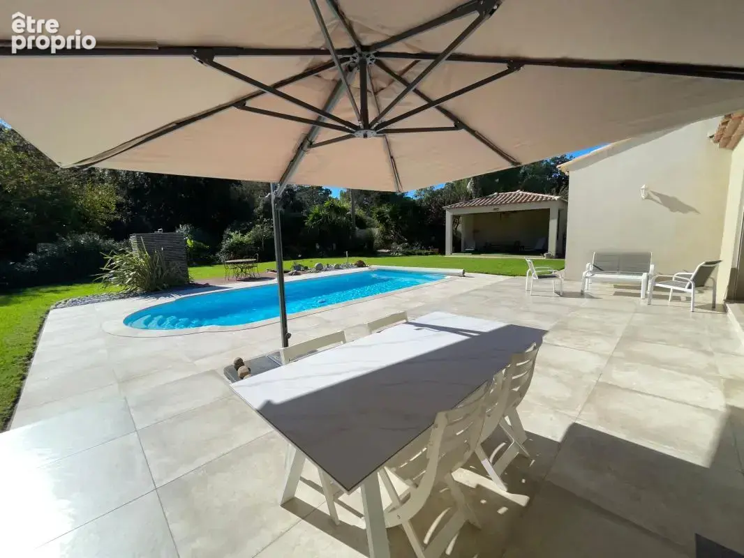A vendre la seyne sur mer quartier sud tres belle villa de plain pied 5 pieces 4 chambres jardin piscine garage - photo 16