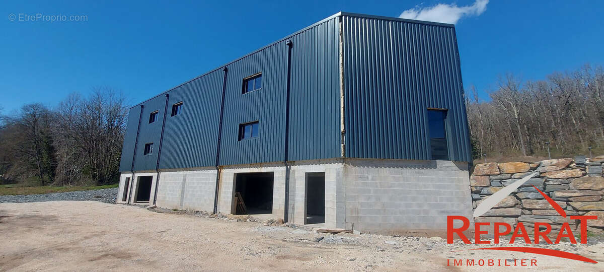 Commerce à DAMPNIAT