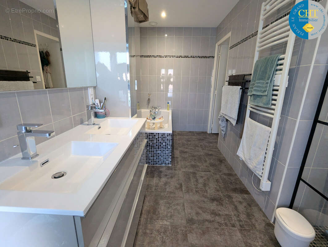 Maison à LES BRULAIS