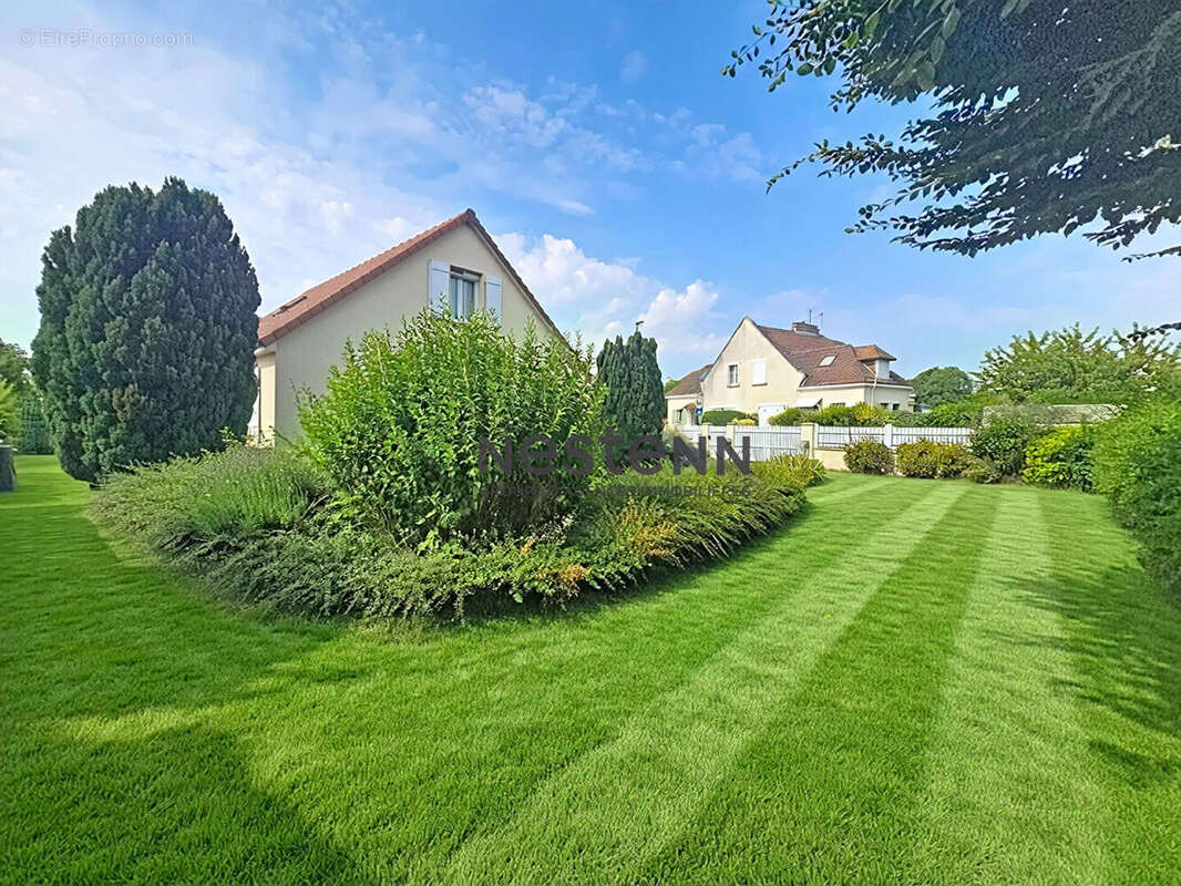 A VENDRE Maison 4 chambres avec vie de plain-pied sous-sol total à Escoville - photo 4