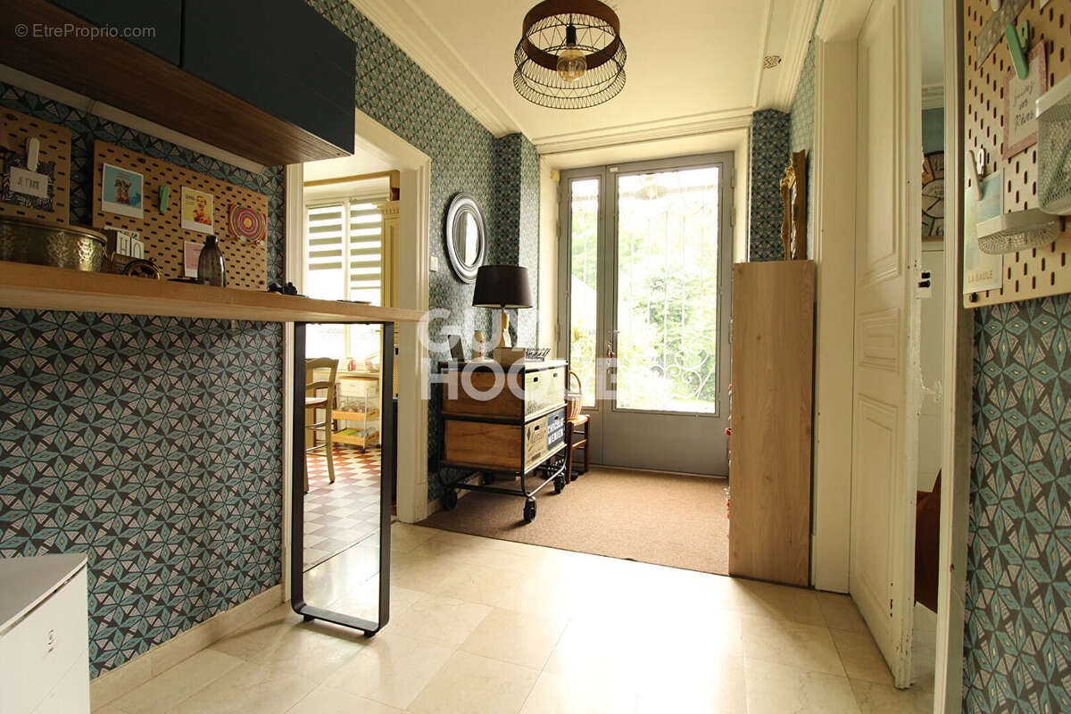 Maison à SAINT-MERY