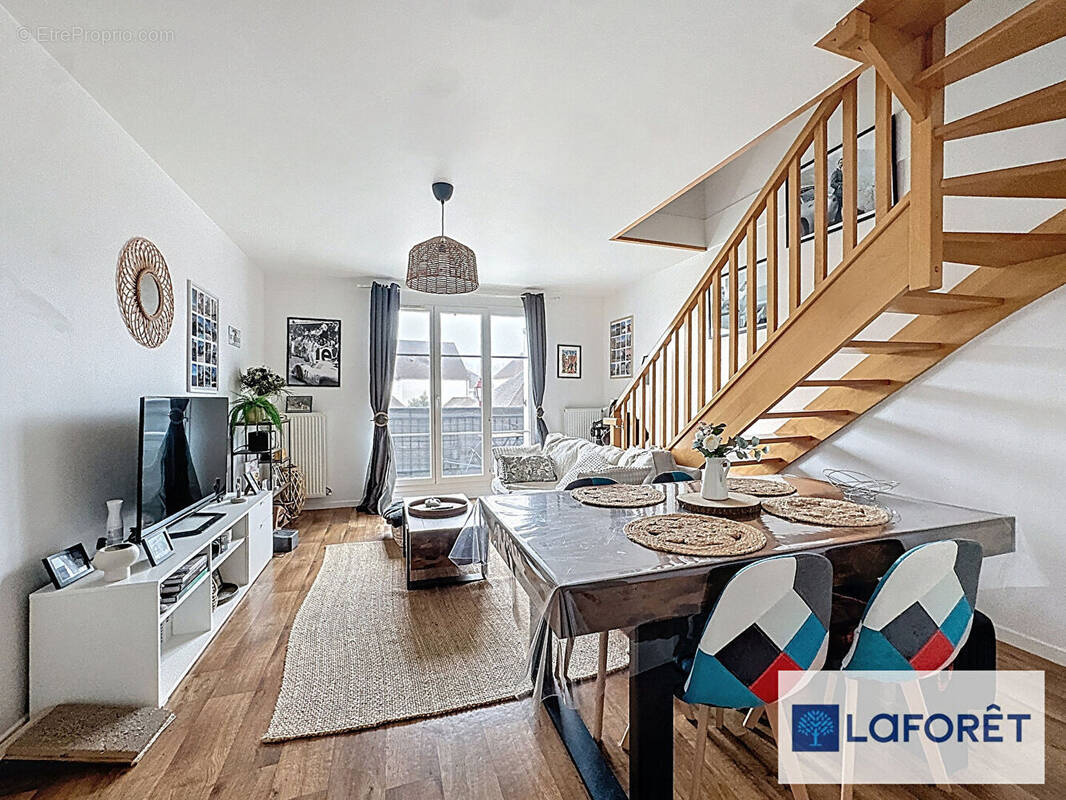 Appartement à HOUDAN