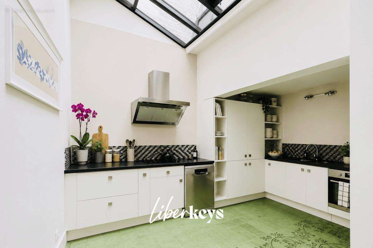 Maison de caractère de 150 m² – 7 pièces - Vieux-Lille - photo 3