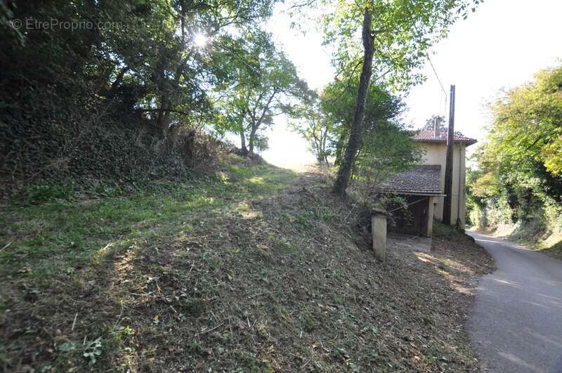 Maison à LAPEYROUSE-MORNAY