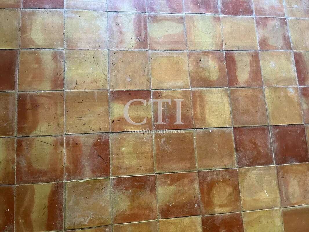 Maison à MONTBRUN-LES-BAINS