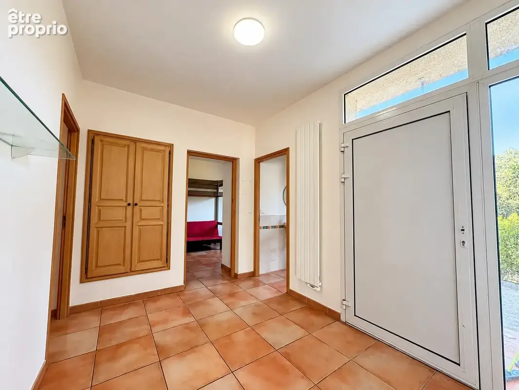 Villa avec piscine sur 5 000 m2 de terrain - photo 18