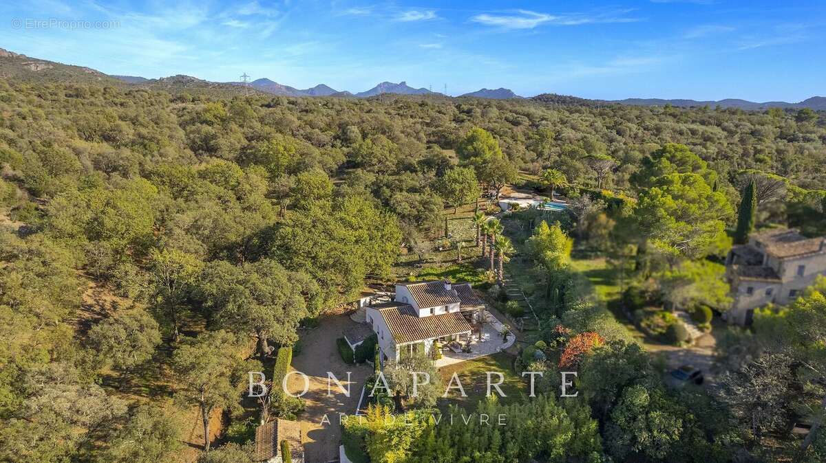 Superbe maison provençale de 155m² avec 4 chambres dont un t2 attenant - photo 4