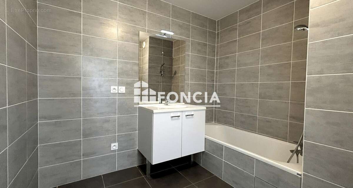 Appartement à REIGNIER