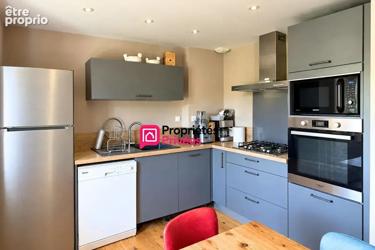 Maison T5  rénovée et Gîte T3 indépendant au coeur de Saint Ours 63230 - photo 4