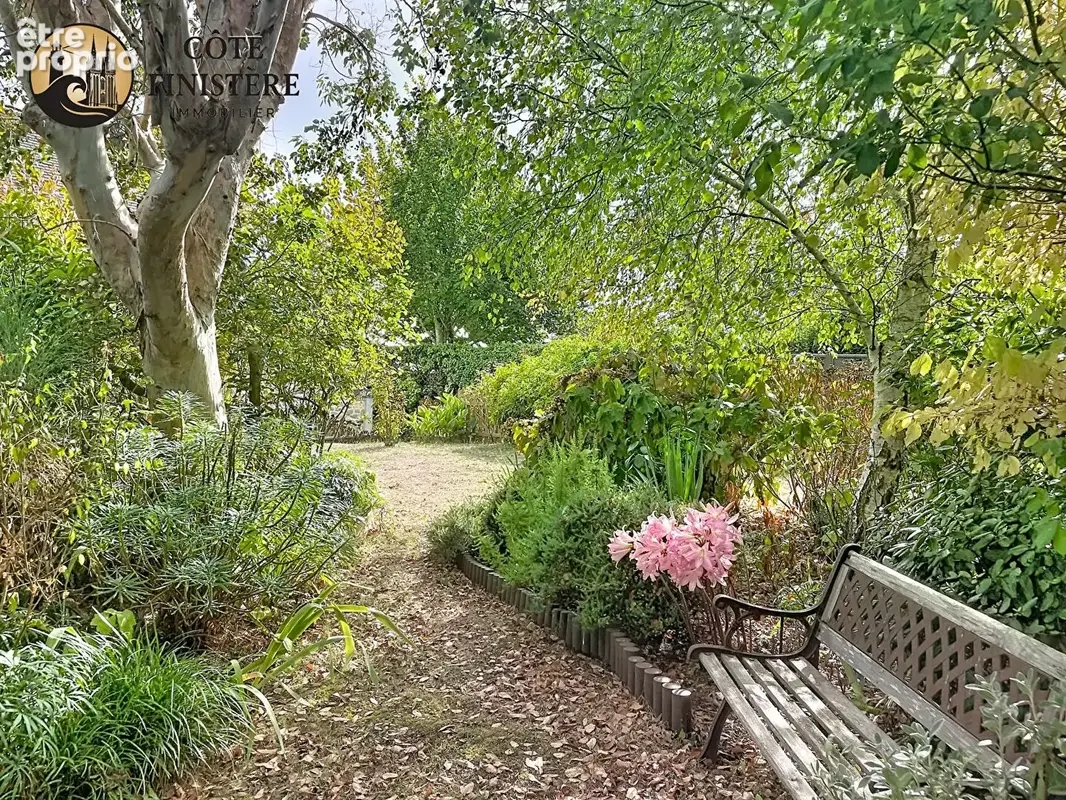 En exclusivité ! Maison de charme avec studio à 800 m de la plage des Sables Blancs ! - photo 17