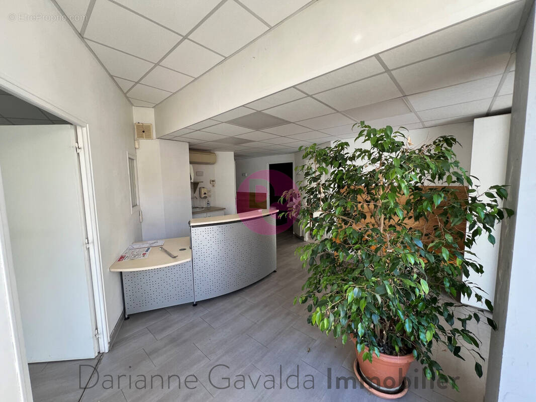 Commerce à DECAZEVILLE