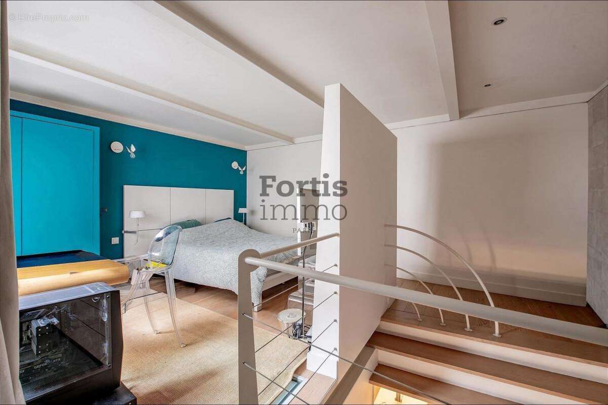 Appartement à PARIS-1E
