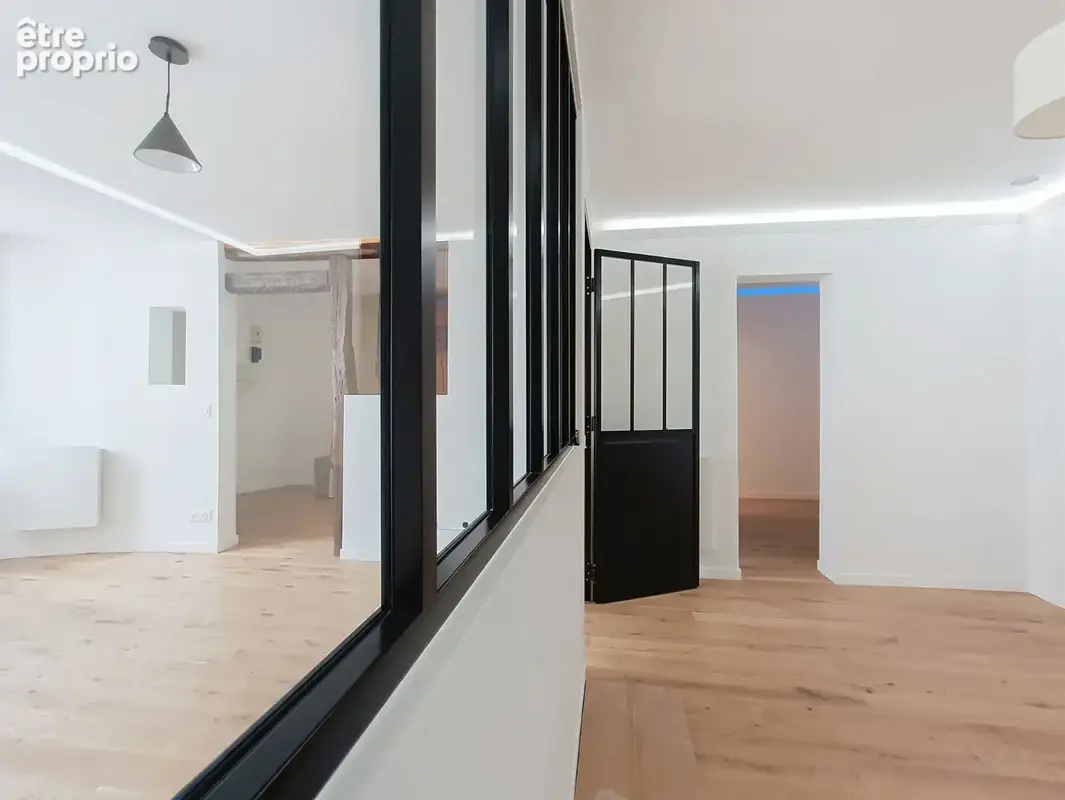 Charme de l'ancien & rénovation contemporaine ? 2 pièces de 44 m² - photo 3