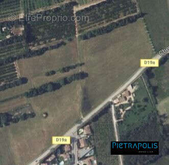 Terrain 9600 m² à Grans  - photo 4