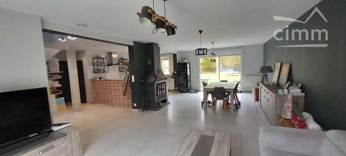 Maison à CANDE-SUR-BEUVRON