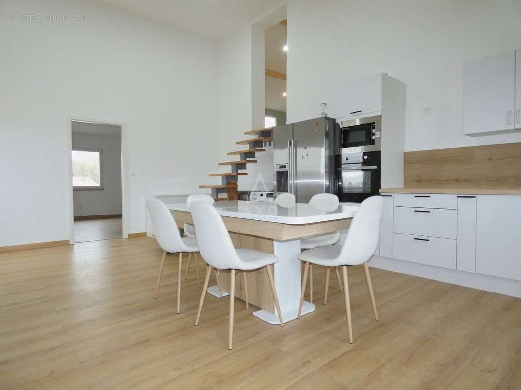 Commerce à PLESNOIS