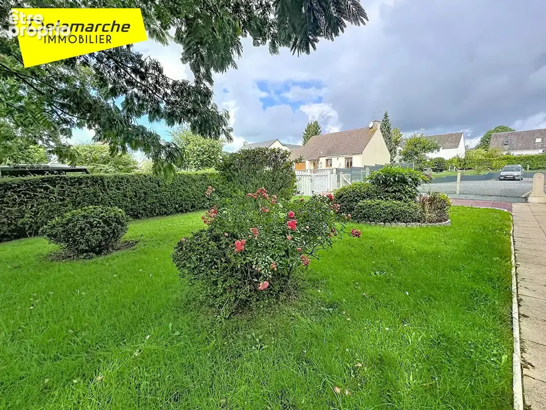 A VENDRE : Maison de plain pied dans le bourg de Gavray - photo 15