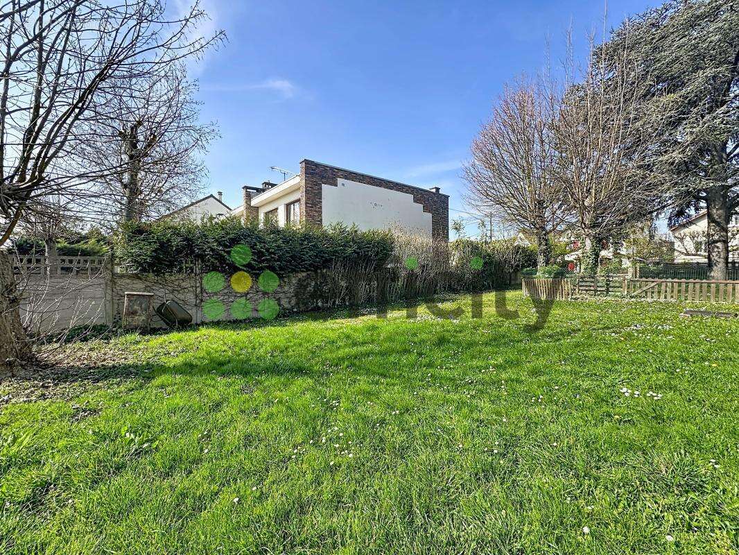 Terrain à GOURNAY-SUR-MARNE