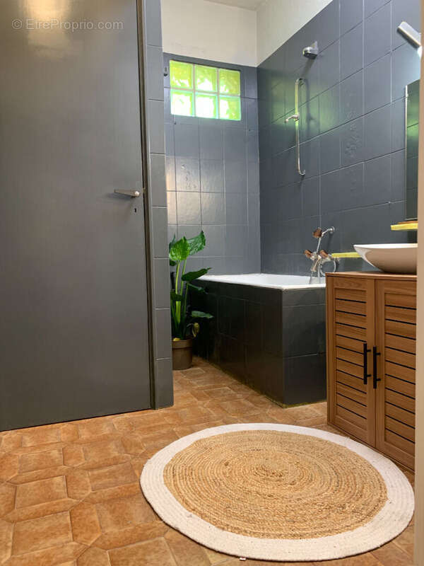 A la vente  ! superbe maison marseillaise 5 pièce(s) 120 m2 - photo 5