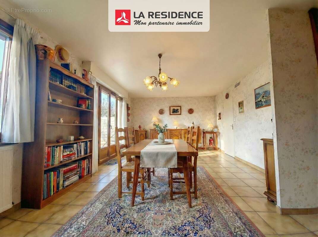 Maison 137 m² à Orgerus  - photo 2