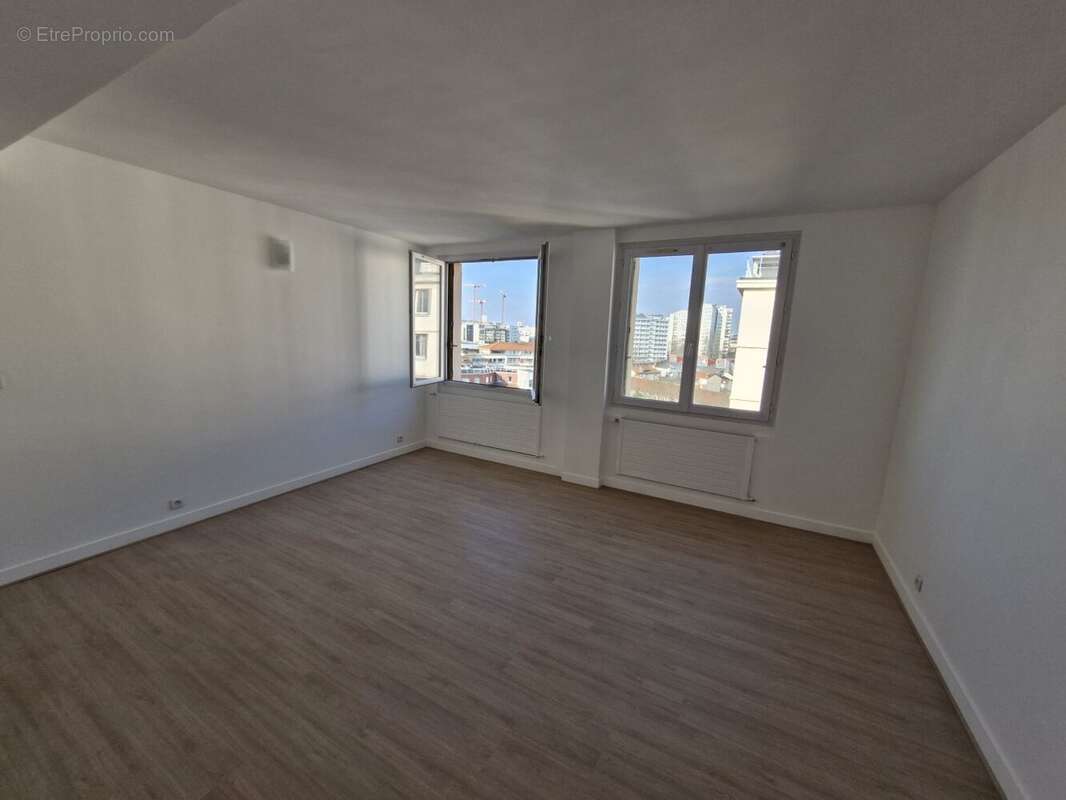 Appartement à IVRY-SUR-SEINE