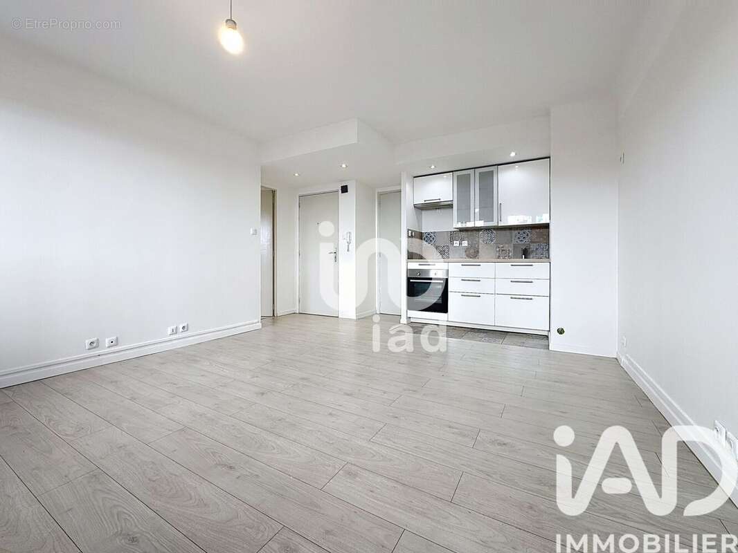Photo 2 - Appartement à MARSEILLE-8E