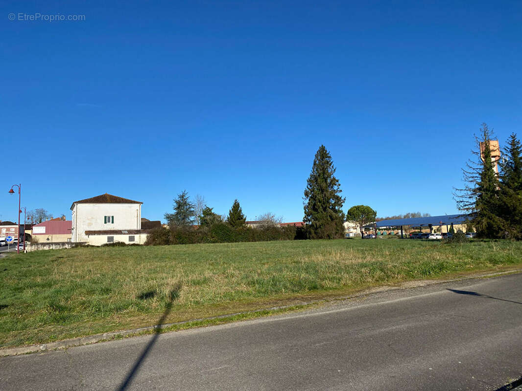 Terrain à SOUPROSSE