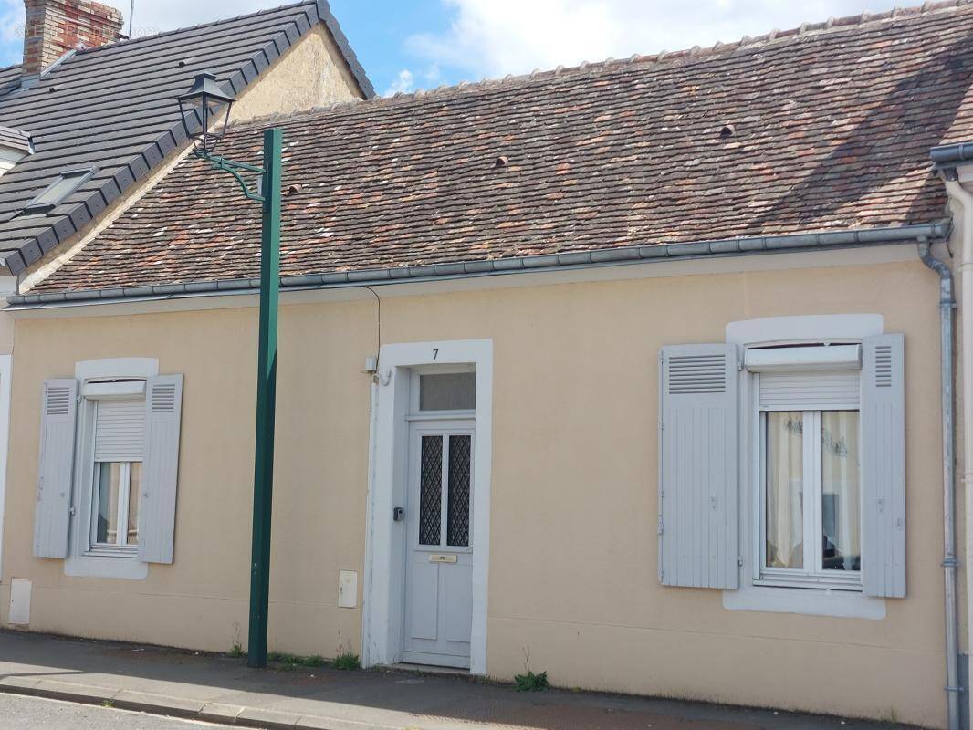 Maison à BONNETABLE