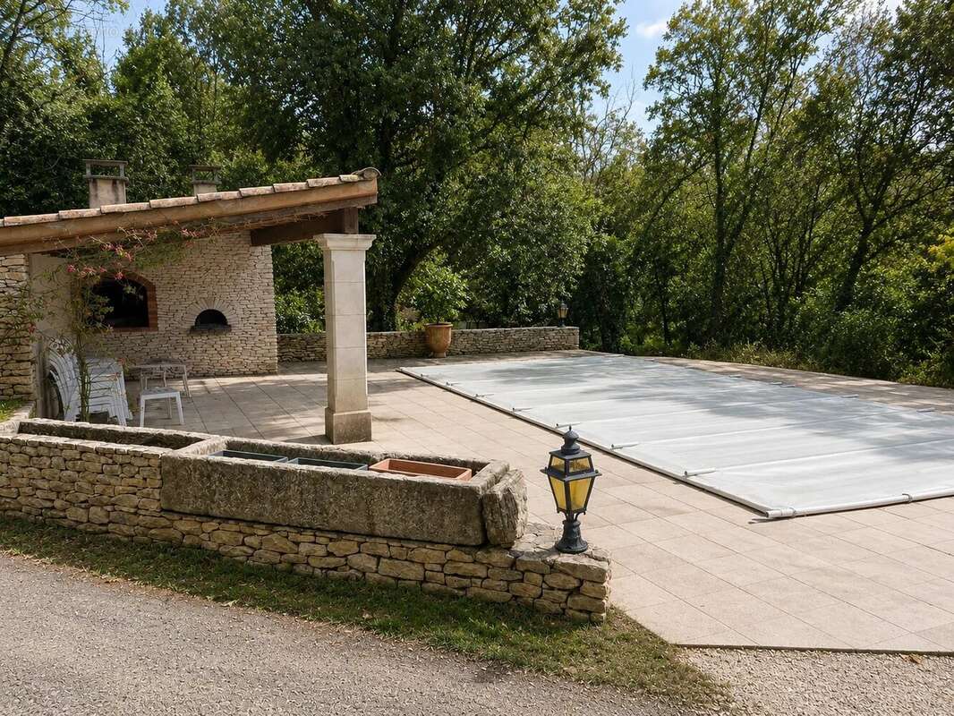 Maison 245 m² à Sainte-Anastasie  - photo 3