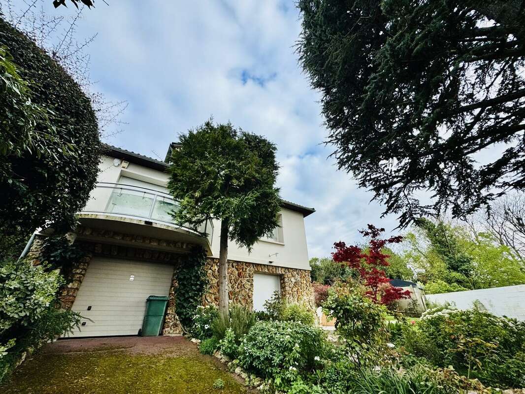 Maison à L'HAY-LES-ROSES