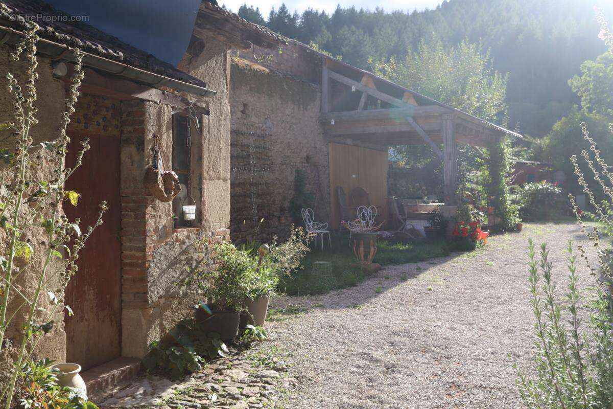 Maison à LUCENAY-L&#039;EVEQUE