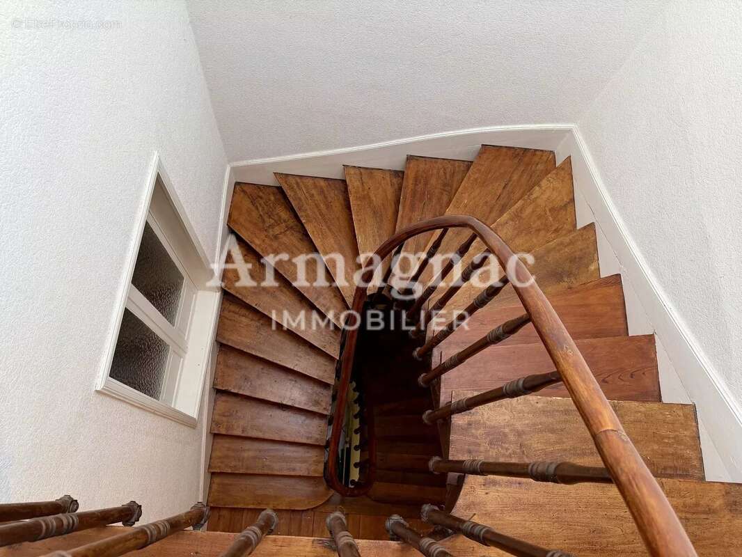 Maison à VIC-FEZENSAC