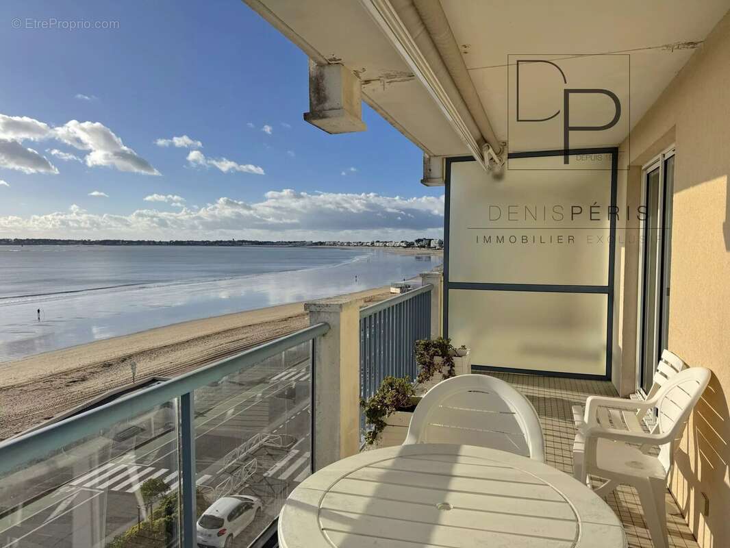 LA BAULE FACE MER T4 de 94,80 m2 au 4ème - photo 3