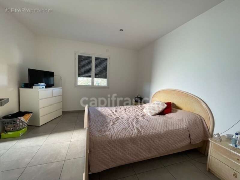Maison plain pied à vendre 5 pièces JUGEALS NAZARETH - photo 10
