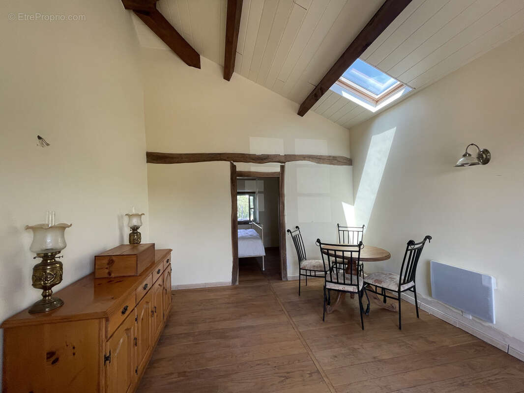 Maison Restaurée avec Goût, Gîte Indépendant, Piscine et Vue sur les Montagnes - photo 28
