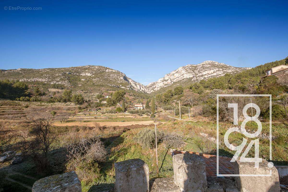 Maison à ROQUEVAIRE