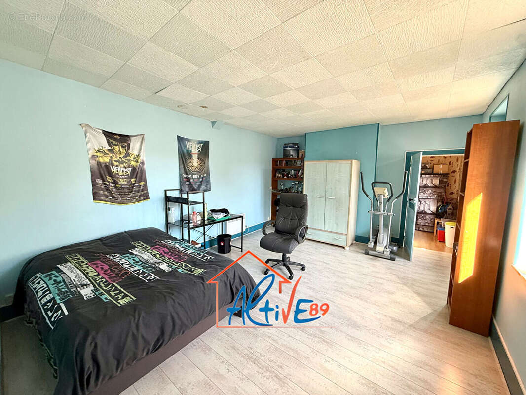 Maison à AILLANT-SUR-THOLON