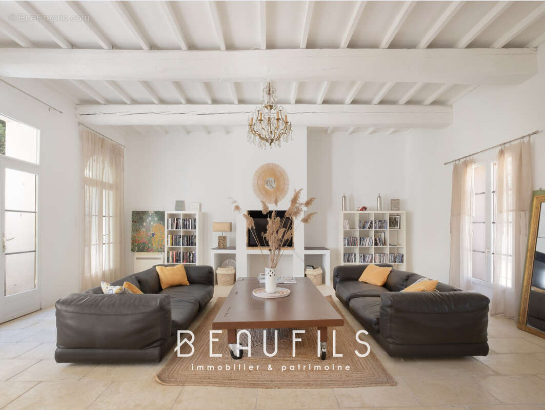 Maison à SAINT-LAURENT-D'AIGOUZE