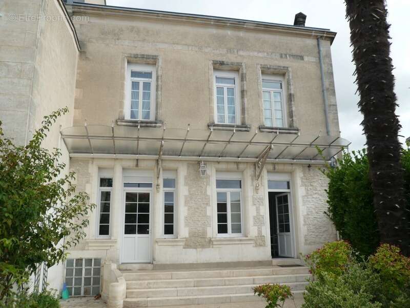  A Vendre Maison BOURGEOISE COGNAC Proche Centre Ville  - photo 14